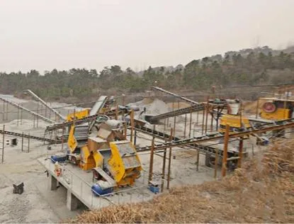 Planta de trituración de arena de línea de trituración estacionaria de fabricación profesional de China para la venta